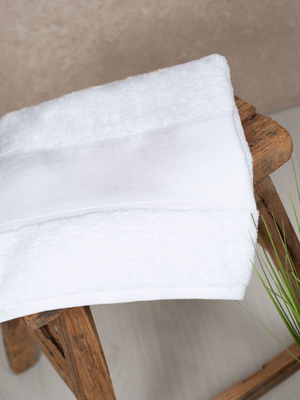 Organic bath towel with printable border