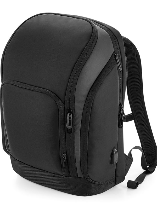 Black Pro-tech charge backpack