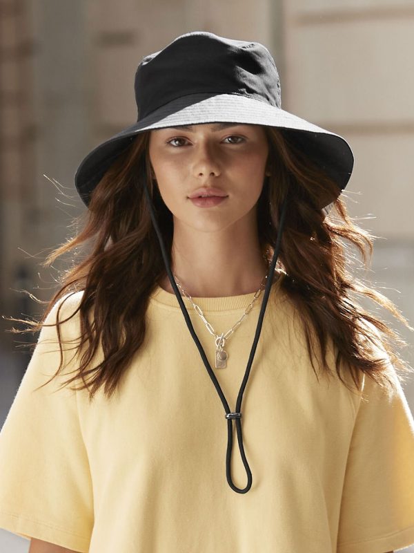 Wide brim sun hat