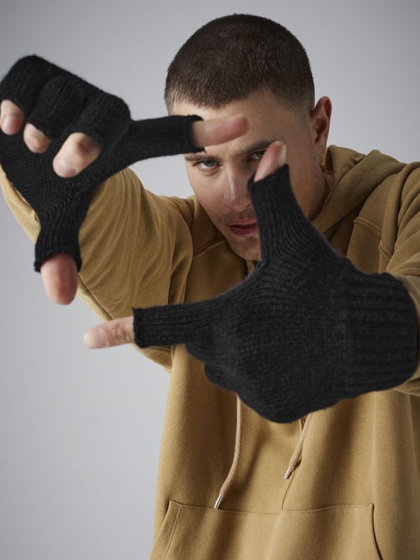 Fingerless gloves