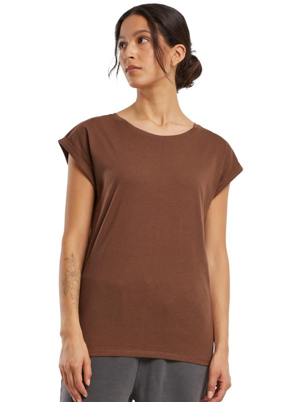 Women's extended shoulder tee