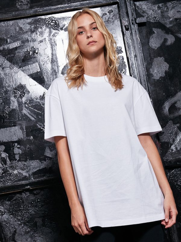 Women's oversized boyfriend tee