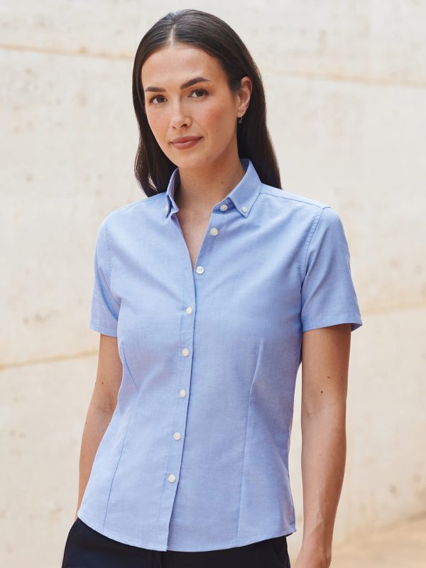 Women's modern short sleeve Oxford shirt