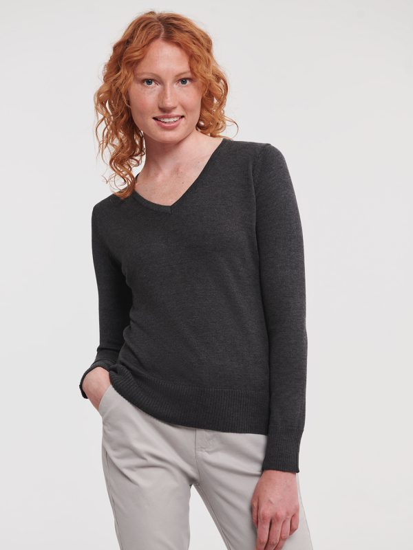 Women's v-neck knitted sweater