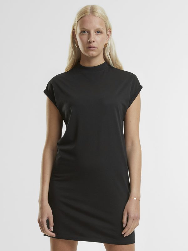 Women’s extended shoulder dress