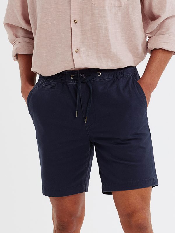 Men’s drawstring chino shorts